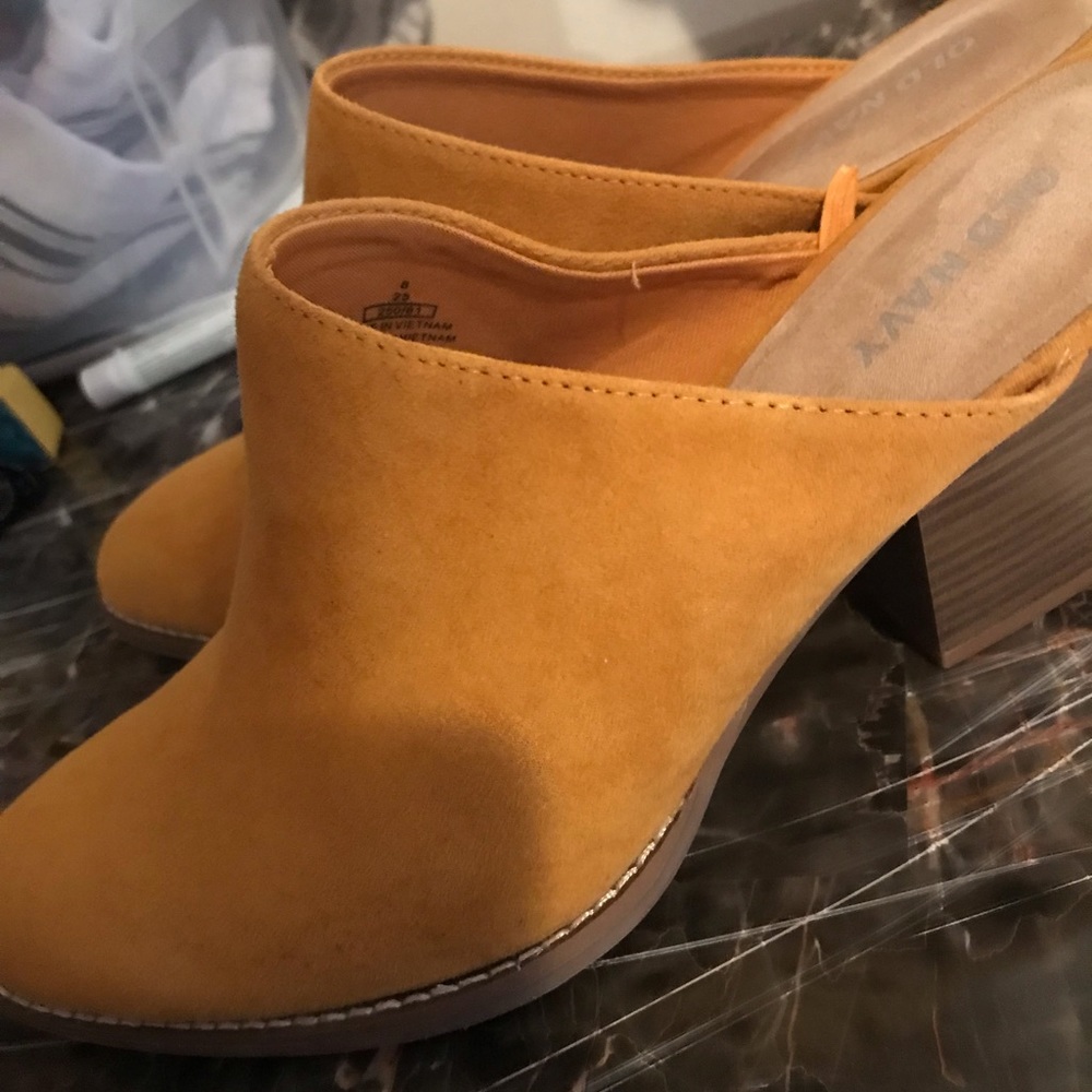 Women’s heeled mules